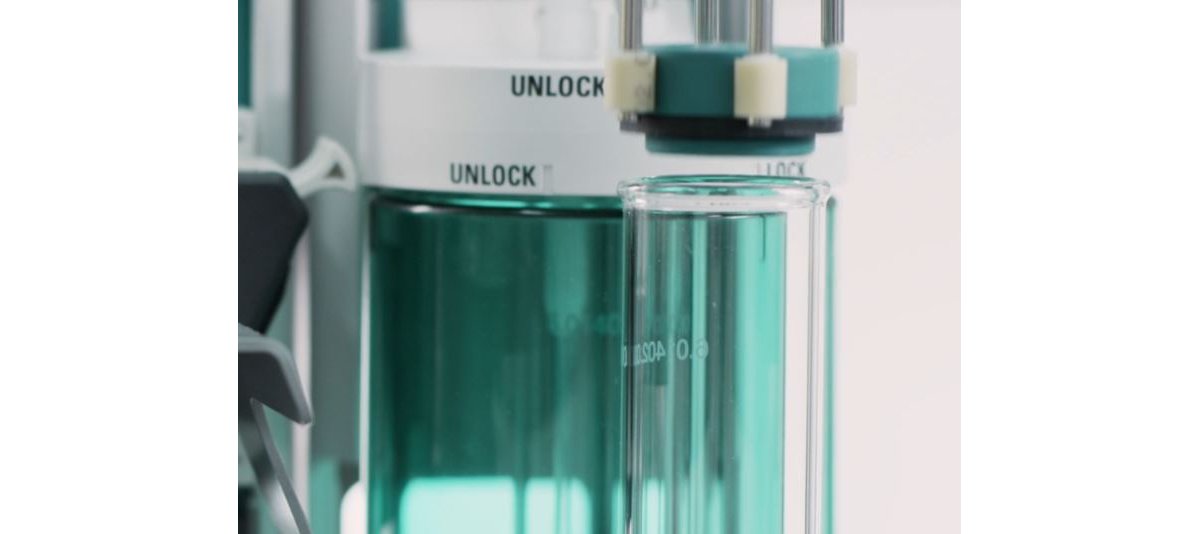 https://metrohm.scene7.com/is/image/metrohm/Automated%20volumetric%20KF%20titration%20discover?qlt=85&ts=1730713284020&dpr=off